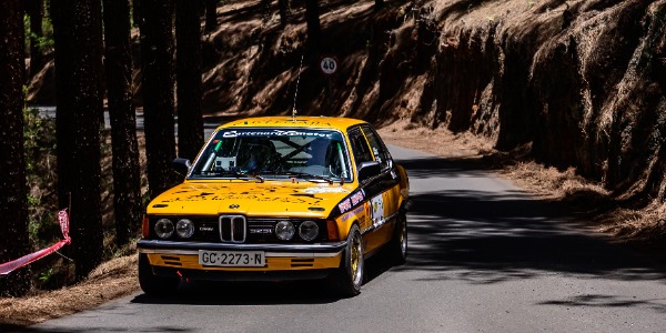 BMW 323i