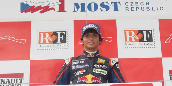 Carlos Sainz Júnior, Campeón de la Fórmula Renault