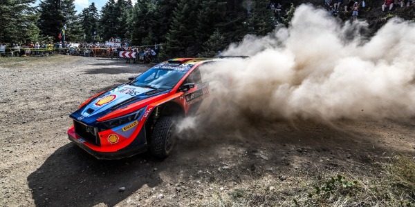 Thierry Neuville en acción