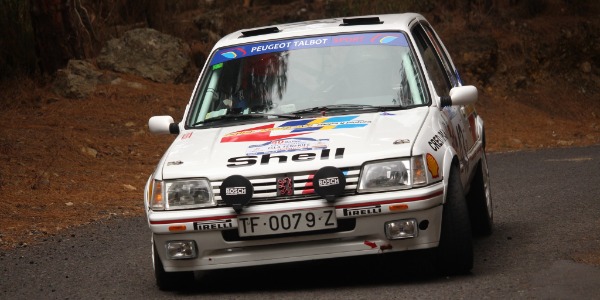 El Rally Isla Tenerife Histórico deja abierta la lucha por el título en varios certámenes