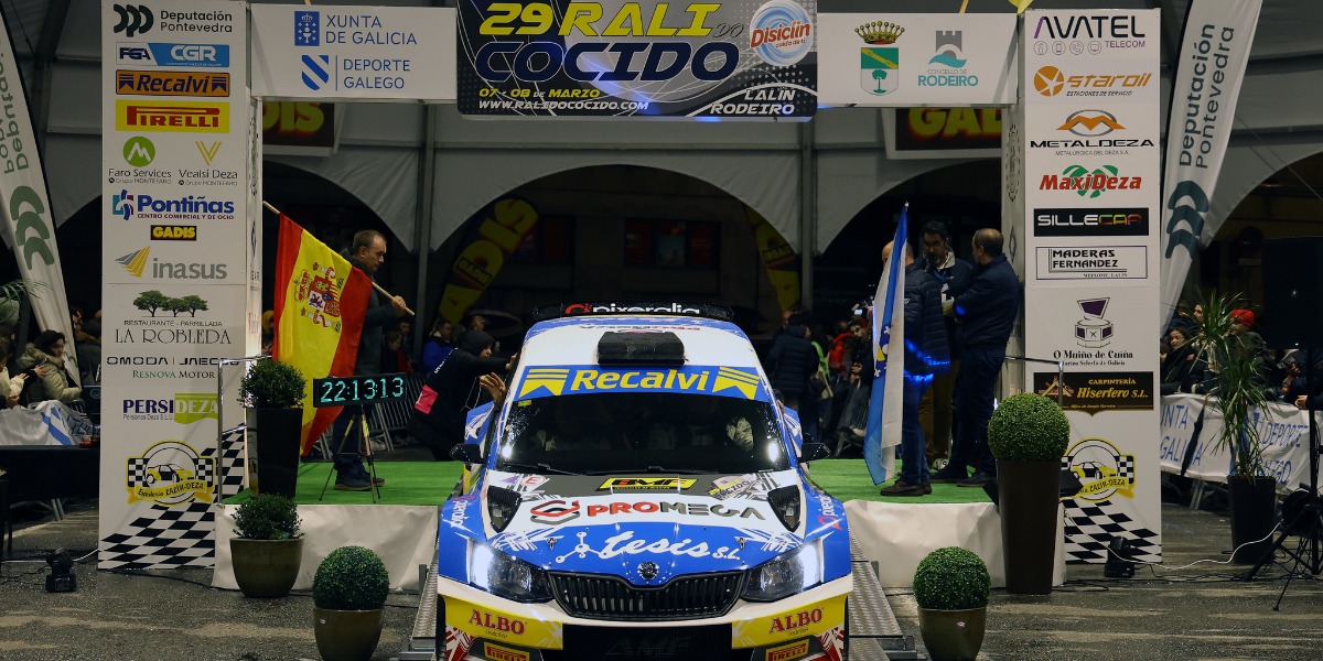 Alberto Meira y Avelino Martínez comienzan liderando el Supercampionato R5