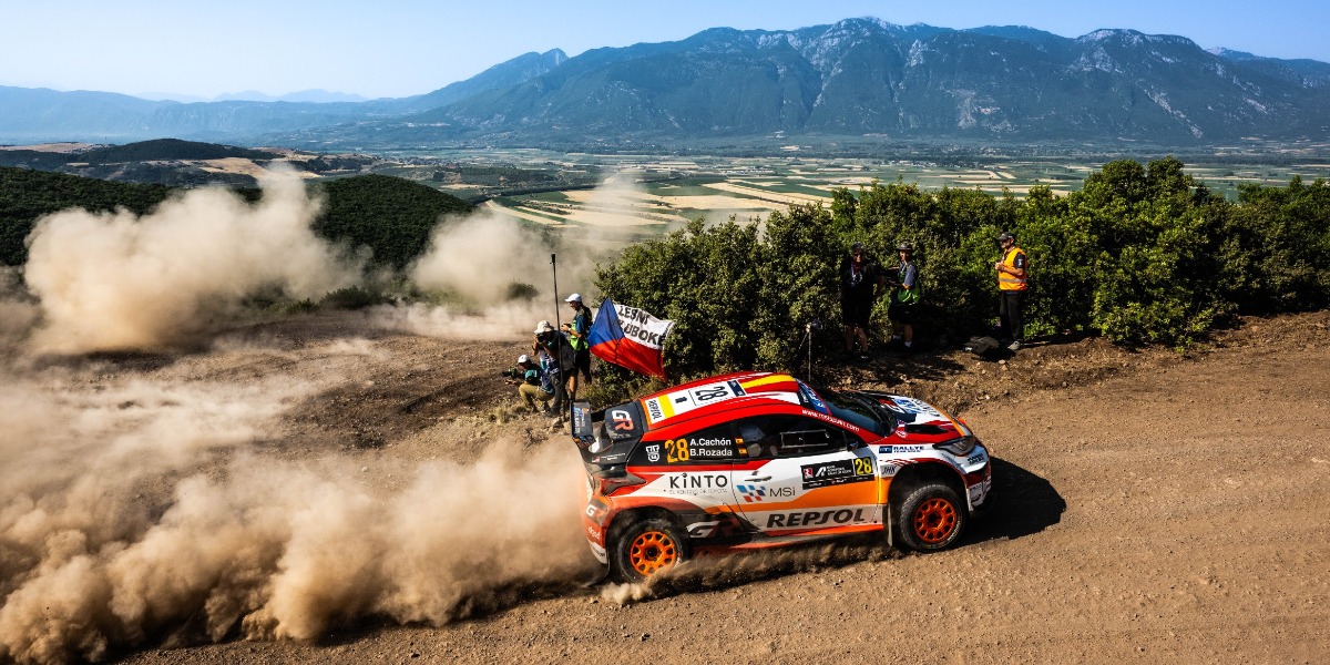 Alejandro Cachón y Borja Rozada con el Toyota GR Yaris Rally2