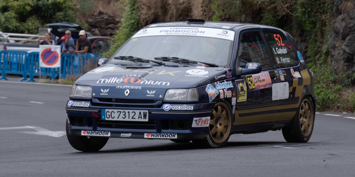 Iván Galván-Omar Ferraz en el Renault Clio
