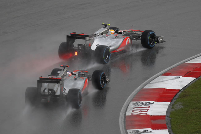 Los McLaren han tenido mala suerte en las paradas en boxes