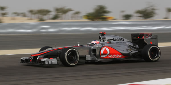 Jenson Button lidera los tiempos del viernes