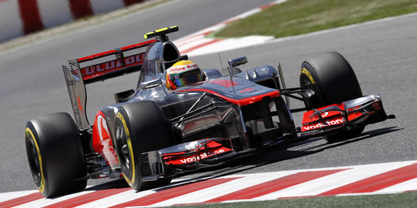 Lewis Hamilton logra la pole en España
