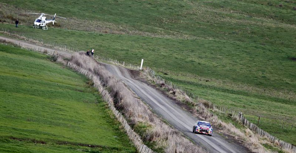 Los Citroen DS3 WRC encabezan la prueba
