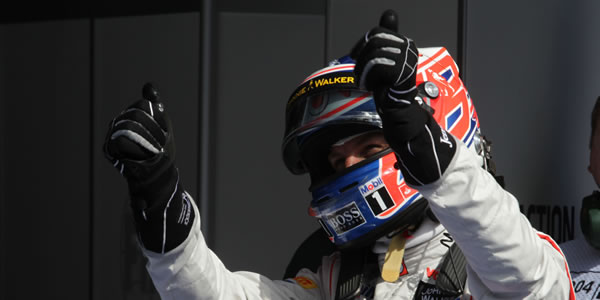 Jenson Button sale victorioso de Bélgica