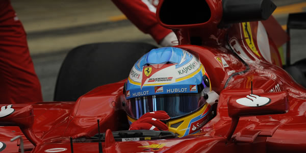 Fernando estrena su F138 y queda tercero