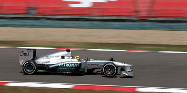 Nico Rosberg consigue la pole en Bahréin