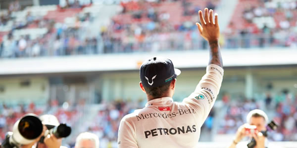 Lewis Hamilton sigue con su dominio absoluto en la pista