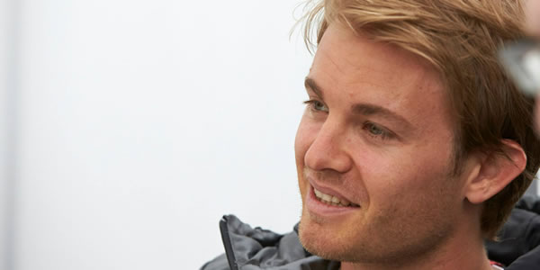 Nico Rosberg le ha ganado la partida a Hamilton