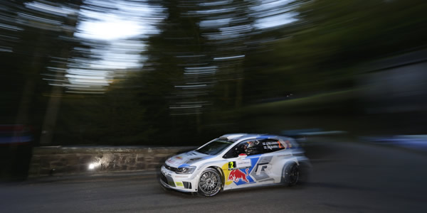 Latvala lidera el Rally de Francia