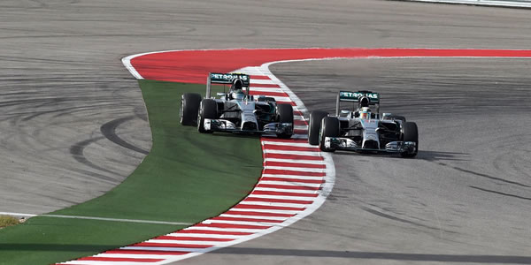 Adelantamiento de Hamilton a Rosberg