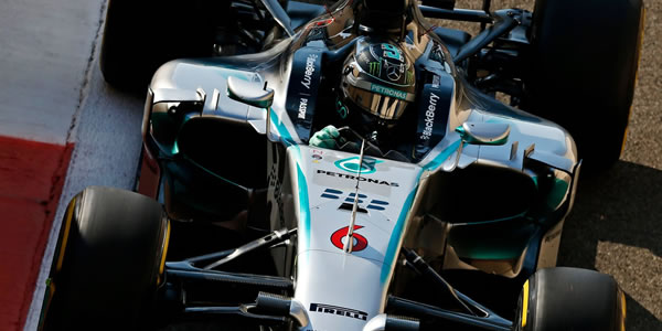 Rosberg se hizo con la pole en Abu Dhabi