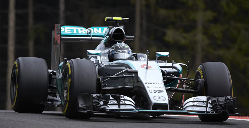 Rosberg gana en Austria y acorta el mundial