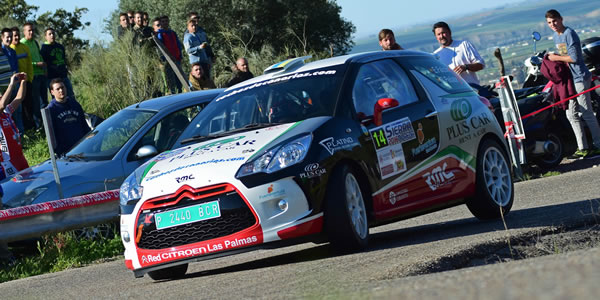 Emma Falcón y Rogelio Peñate a por el Rallye de Ferrol