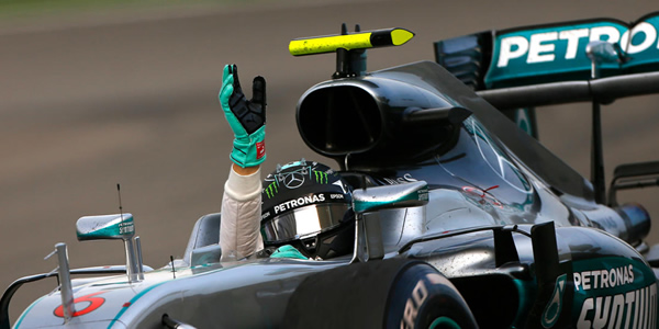 Hamilton le devuelve la moneda a Vettel en China