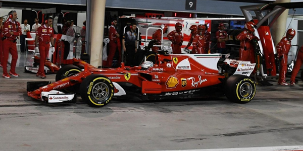 Vettel gana en Bahréin y se pone líder
