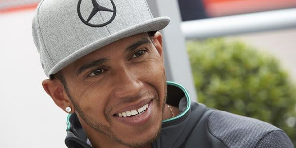 Hamilton se lleva el GP de España y aprieta el Mundial