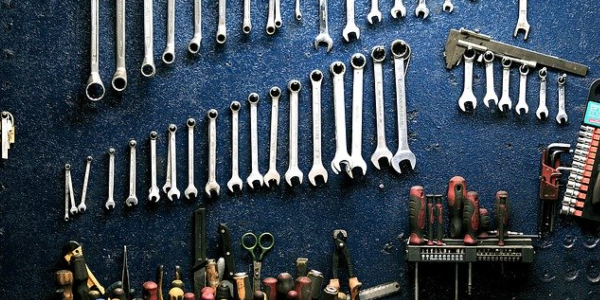 Reparación de coches y motos en casa: ¿qué herramientas son imprescindibles?