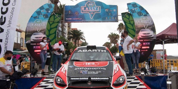 El 47 Rallye La Palma Isla Bonita - Trofeo CICAR en la rampa de salida