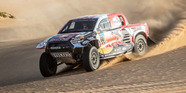 Toyota Gazoo Racing, a defender la corona en el Dakar 2023