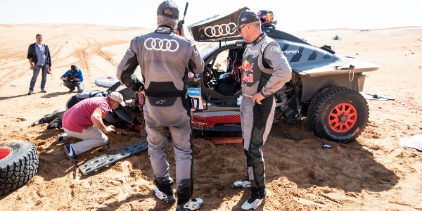 Desastre para Audi en el Rally Dakar: accidentes de Peterhansel y Sainz