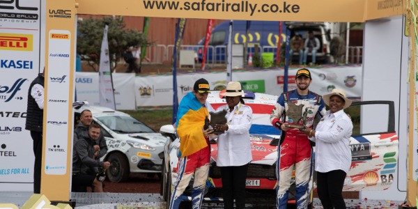 Victoria de Rogelio Peñate junto a Diego Domínguez en la WRC3