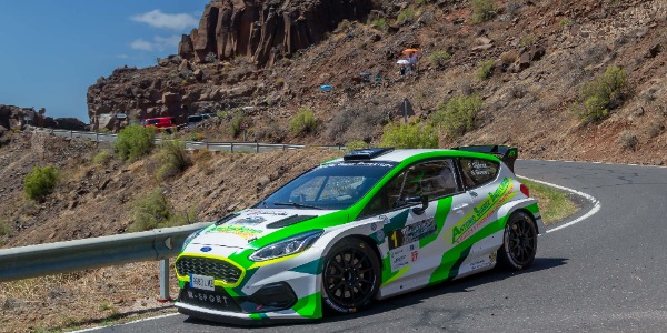 Fran Suárez y Néstor Gómez lideran el Campeonato de Canarias de Rallysprint
