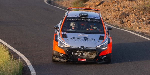 Jesé Ramos mantiene el liderato en el regional de rallysprint