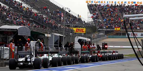 Vehículos en el pit lane del pasado GP de China