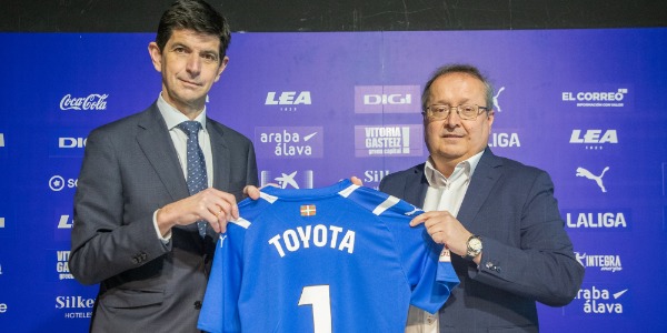 Acuerdo de patrocinio entre el Deportivo Alavés y Toyota