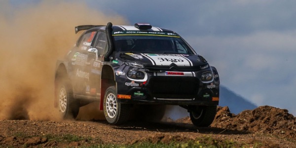 Rogelio Peñate queda fuera del duro Rally Safari
